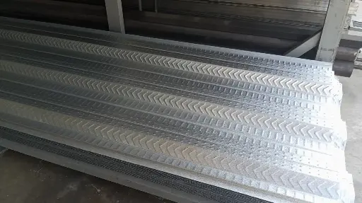 [0005248] Lamina Colaborante Deck 2" Aluzinc Gr40 cal 0,70x1mx6m Agrodeck 