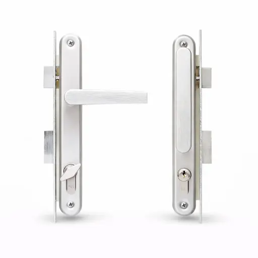 [0004191] Cerradura Embutir Manija E45 Clásica Cromo Satinado Interior Llave/Mariposa Yale